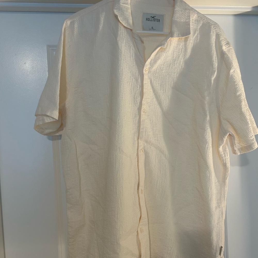 Hollister Men's Casual Cream Button Down Shirt